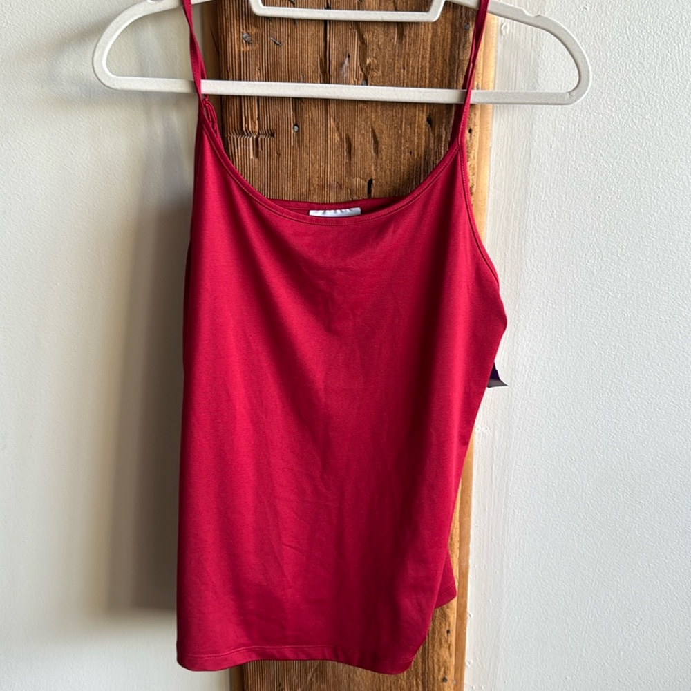 Red cami